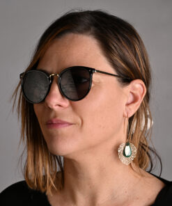 Alternative view of Adélaïde – Boucles d’oreilles dorées élégantes et lumineuses