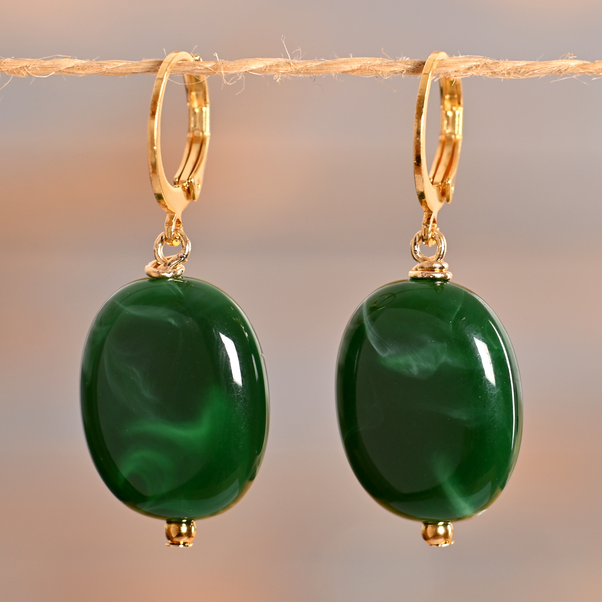 Vahé – Créoles dorées pendentif ovale coloré