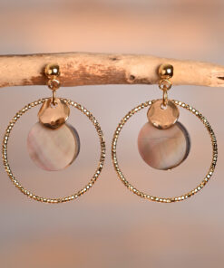 Ginger – boucles dorées à nacre irisée