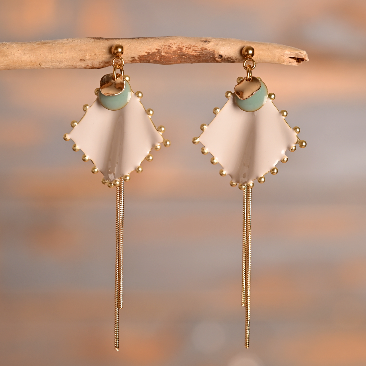 Malia – Clous dorés estampe beige brillante