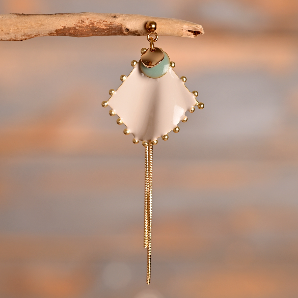 Malia – Clous dorés estampe beige brillante – Image 3