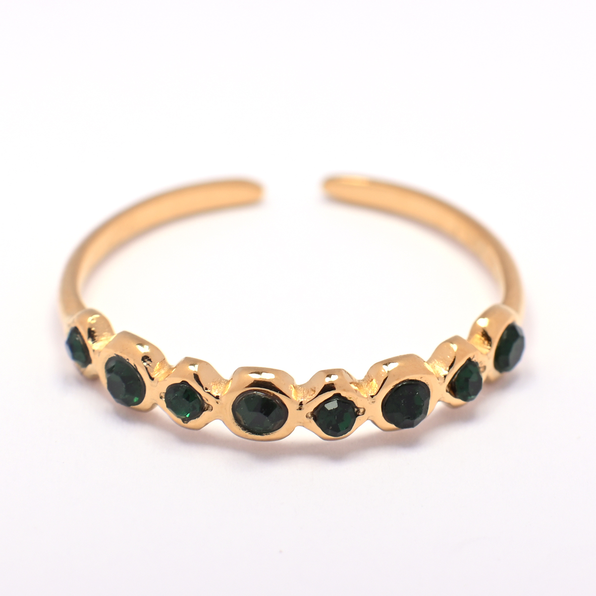Kenza – Bague dorée pierres vertes