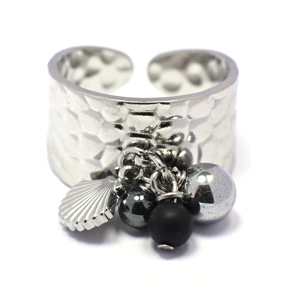 Bréva – Bague argentée martelée et pampilles
